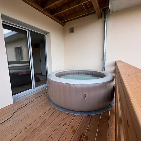La D'aix - Entre Lacs Et Montagne - Jacuzzi